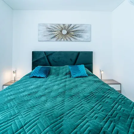 T2 Freedom Apartament *