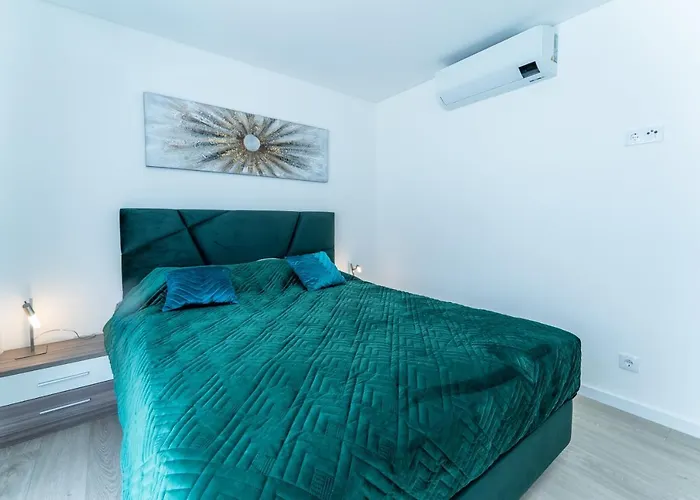 T2 Freedom Apartament *